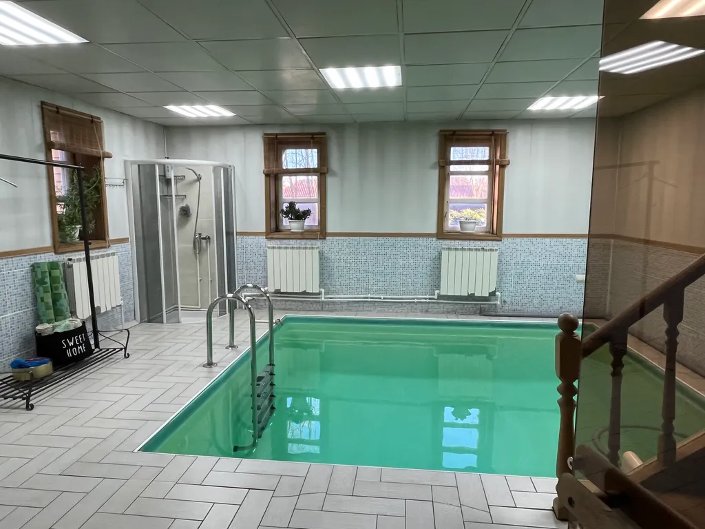 Коттедж в саду