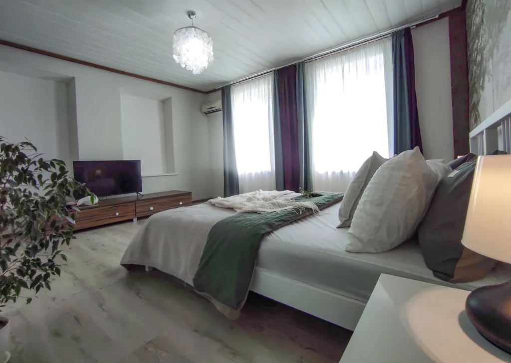 Уютный дом у реки- первая линия