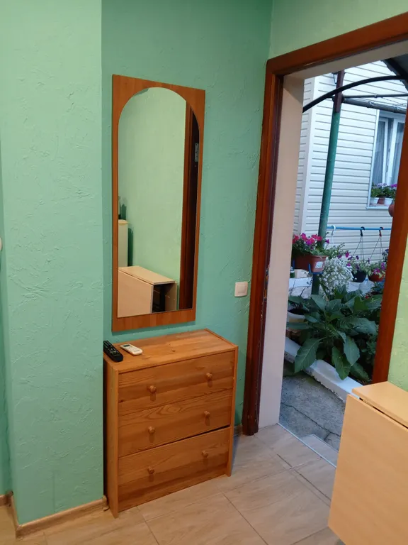 Комната с отдельным входом в частном секторе с видом на море