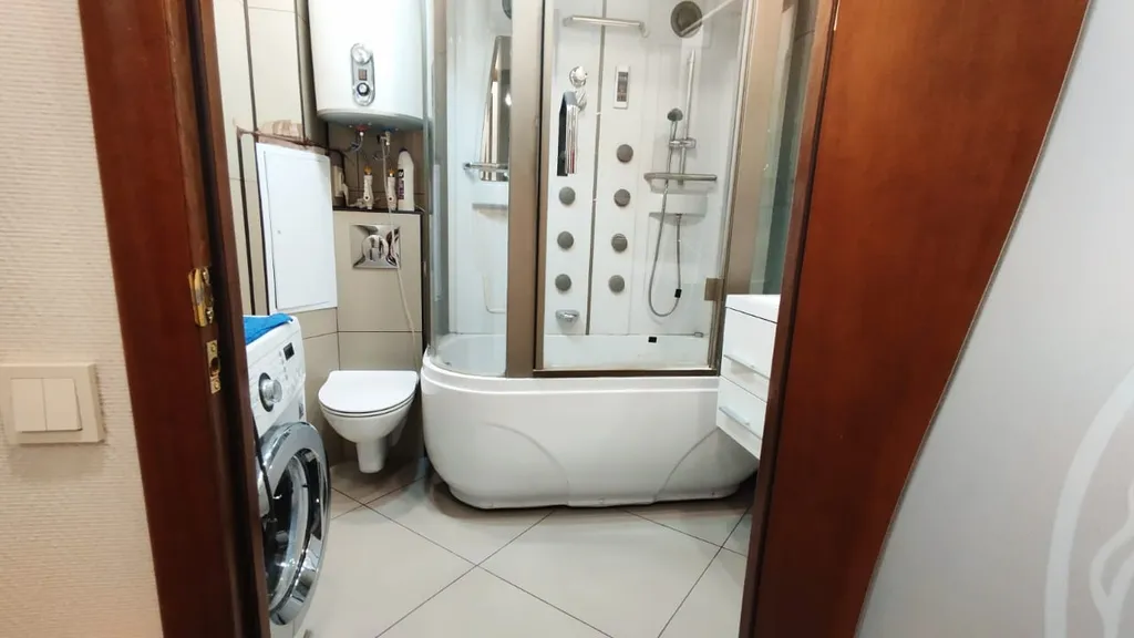 Светлая и уютная двухкомнатная квартира после ремонта с видом на море