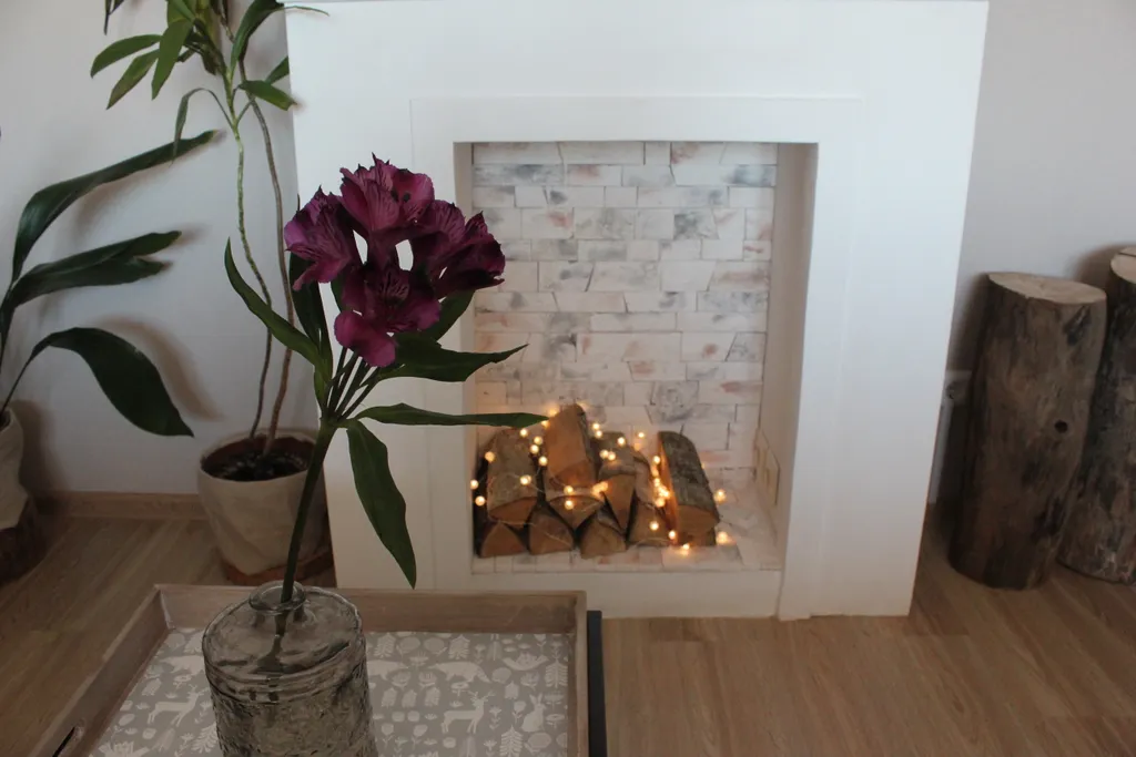 Уютная квартира с камином