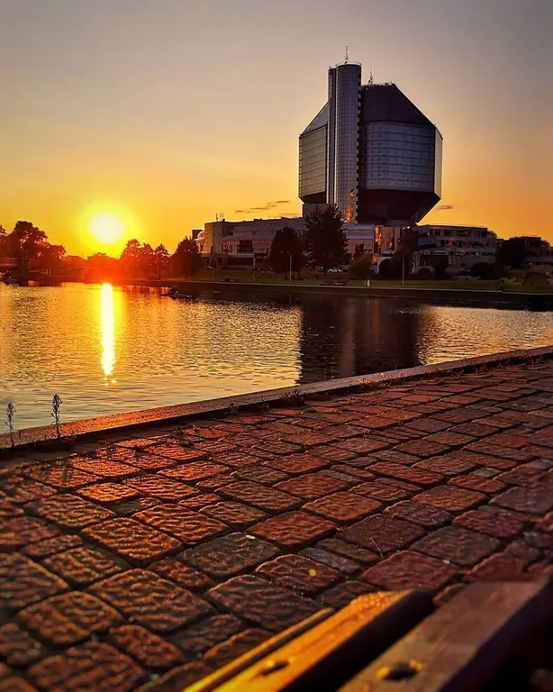 3-комнатный апартамент с балконом в центре столицы