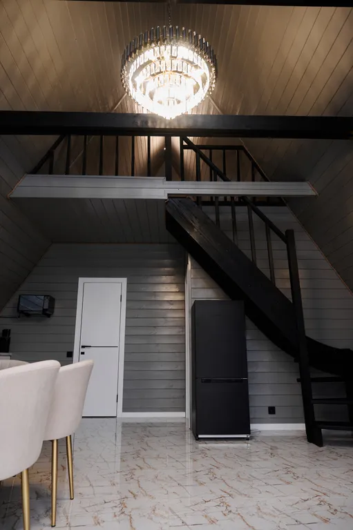 А-фрейм дом с теплым бассейном