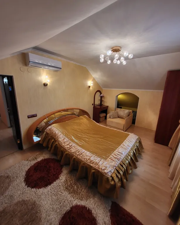 Квартира Просторные двухкомнатные апартаменты с кухней и стиральной машиной — аренда посуточно в Феодосия