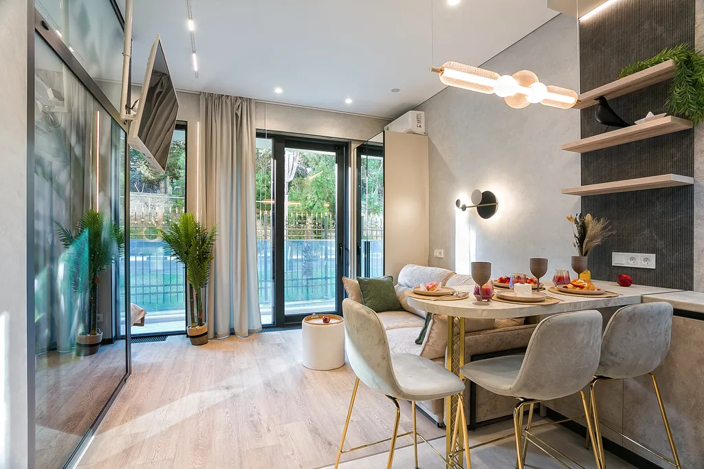 Студия у моря со своим бассейном