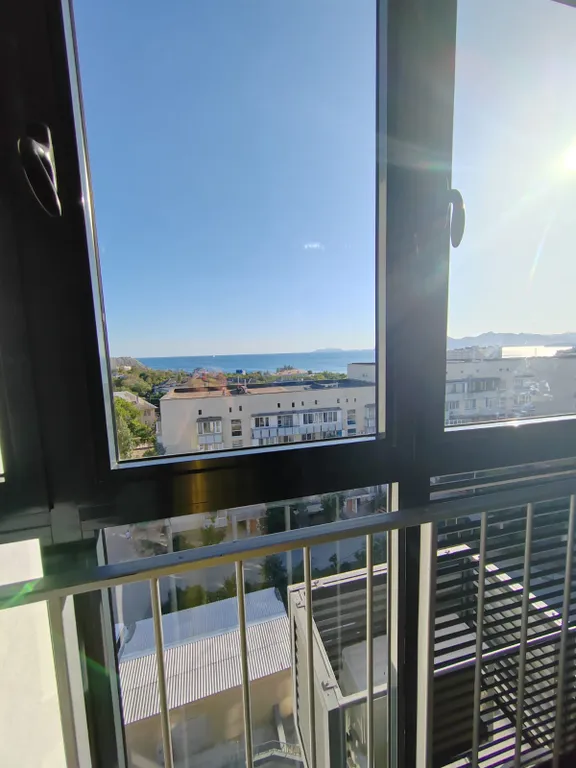 Студия с видом на море