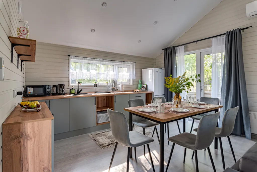 Альпийский - дом с костровой чашей и колонкой Алиса