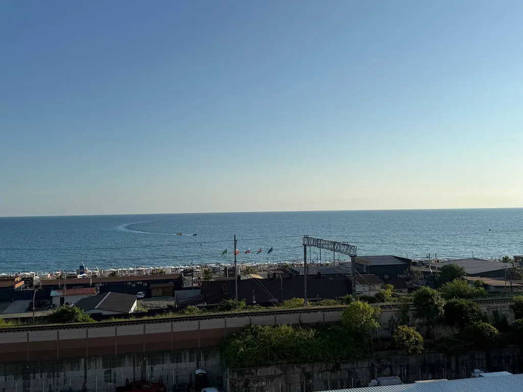 Двухкомнатная квартира в 2 минутах самого лучшего пляжа в Дагомысе