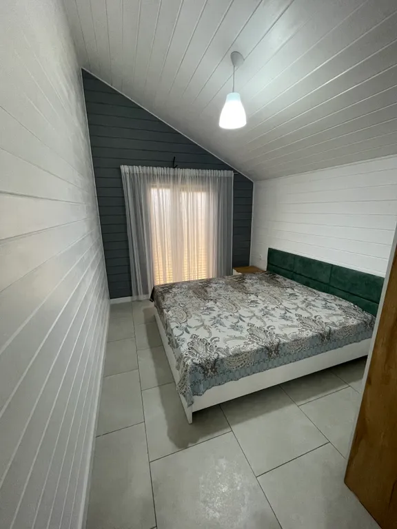 Домик возле моря