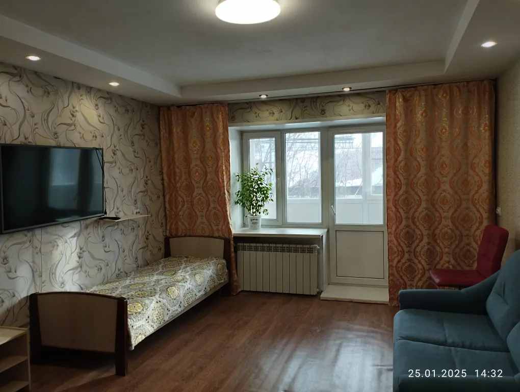 Уютная квартира в самом центре поселка