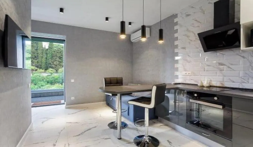 Парк хаус студия с видом на горы в Приморском парке