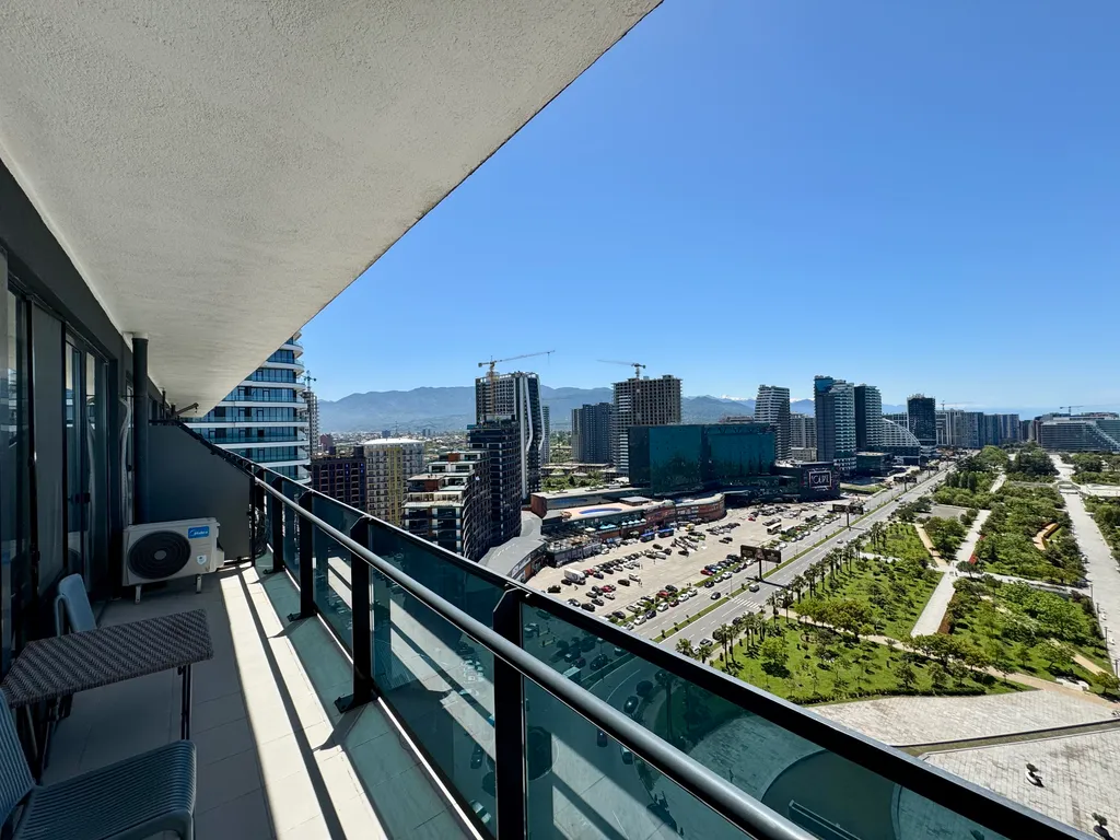 Orbi Beach Tower №1812 — море, парк, небоскреб