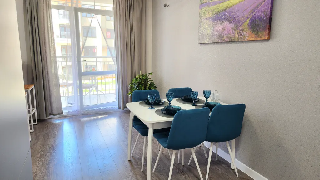 Шикарная двушка с двумя балконами