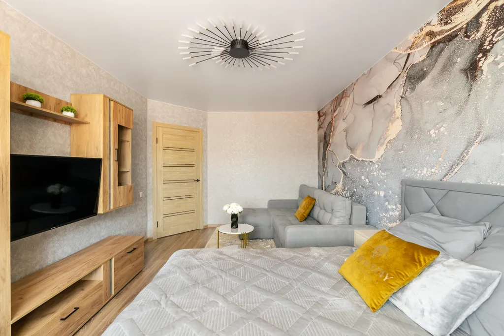 Солнечная 1-комнатная квартира на набережной Днепра