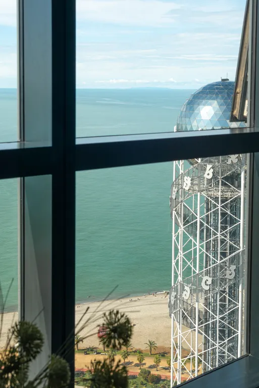 Ocean Breeze Retreat - Sea View Aesthetics