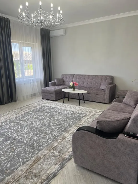 У берега моря новая уютная дача