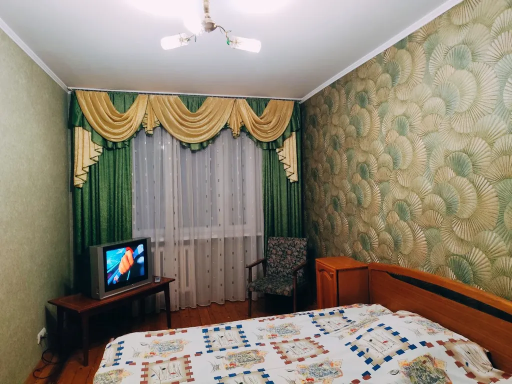 3-комнатная Квартира — аренда посуточно в Алушта