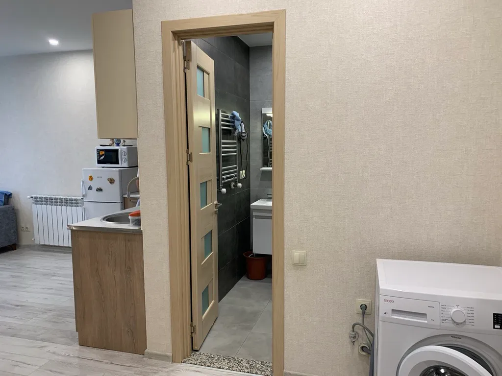 Первая линия, трёхкомнатная квартира в Батуми