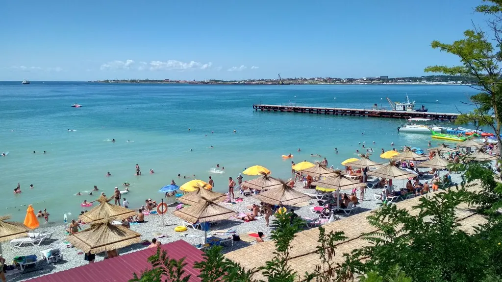 Квартира Квартира с потрясающим видом на горы и море, до набережной 600 метров — Геленджик