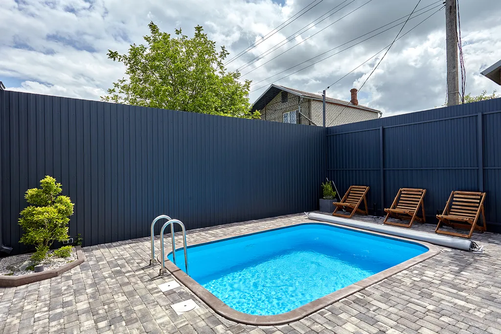 Уютный загородный дом с баней на дровах и теплым бассейном