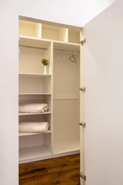 Квартира c Двумя Раздельными Спальнями и Балконом