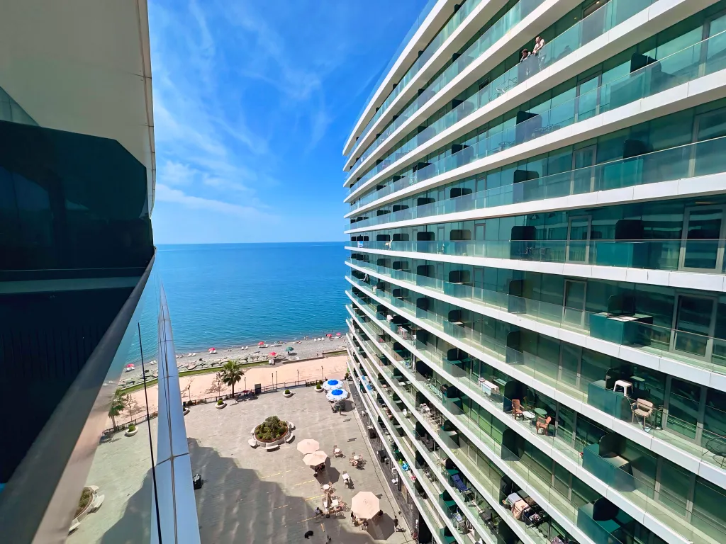 Апартаменты на берегу моря с отдельной спальней