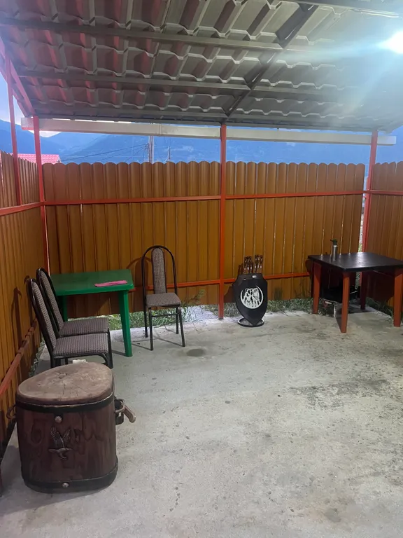 Уютный дом в лесу