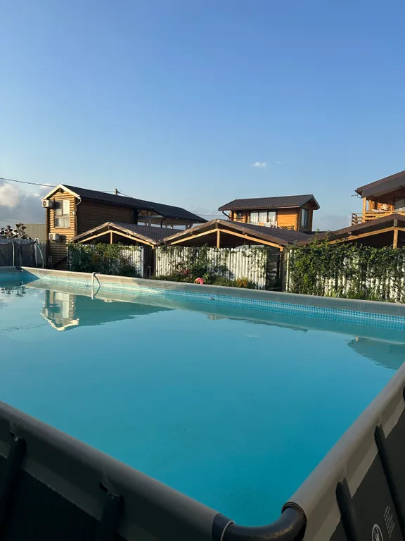 Коттедж Дом 1 с бассейном и питанием, первая линия — Кучугуры