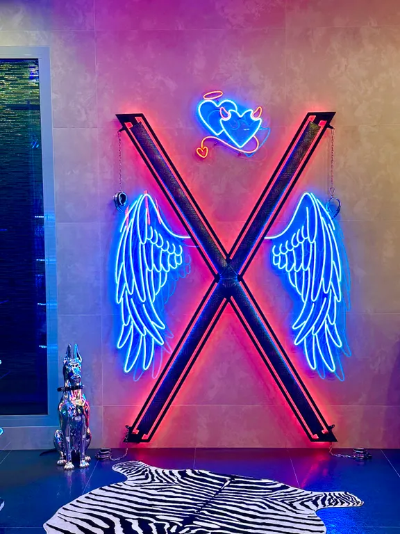 Панорамная квартира с джакузи и камином