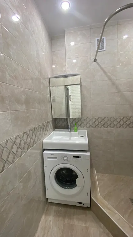 Уютная, светлая квартира ,кухня-студия,спальная.