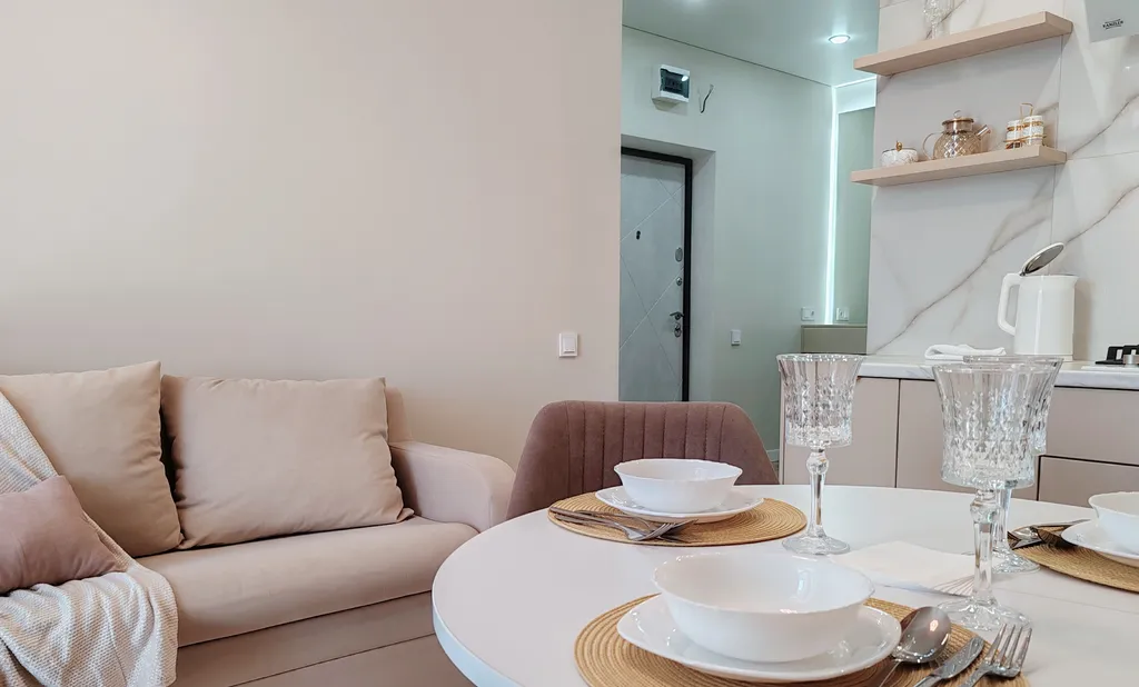 Квартира с видом на сквер Героев России