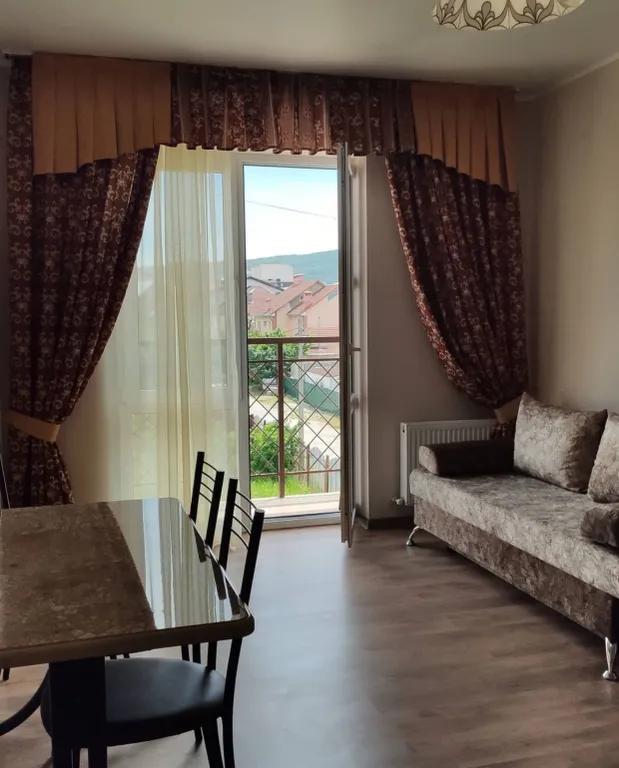 Квартира 2-комнатная Квартира — Геленджик