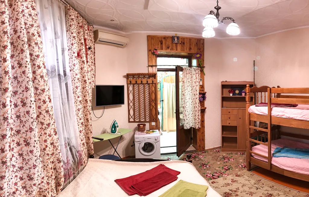 Уютная квартира с летней верандой-кухней