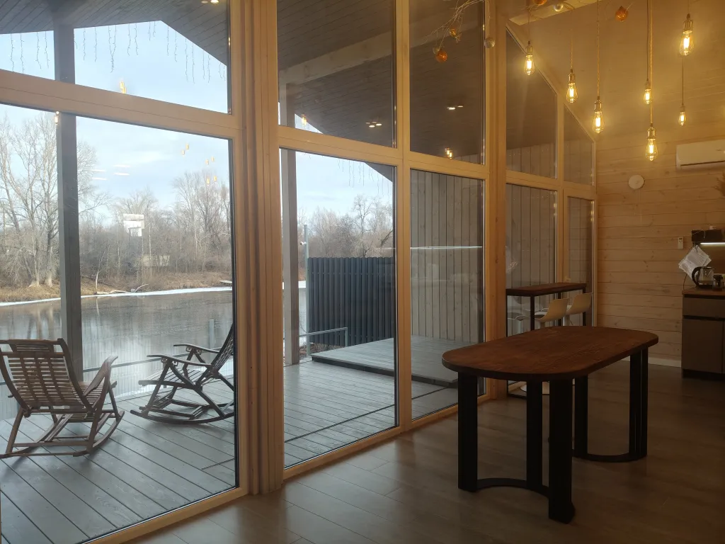 Дом с видом на озеро