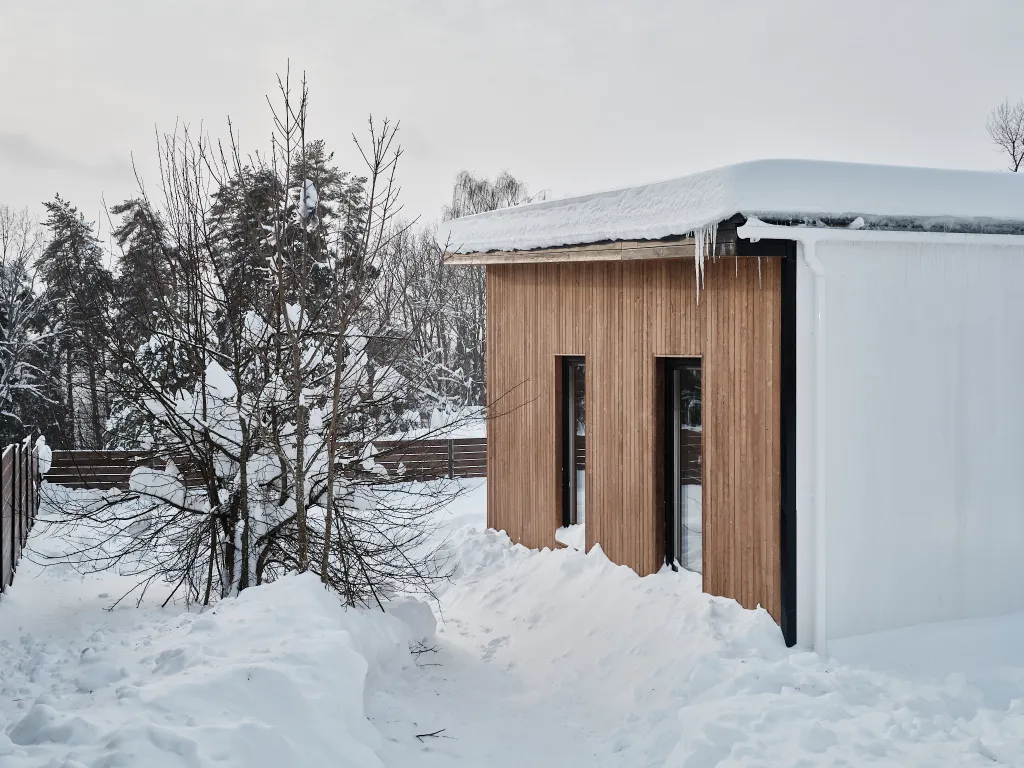 Нoвый уютный дoм с сауной у горнолыжного склона "Черника"