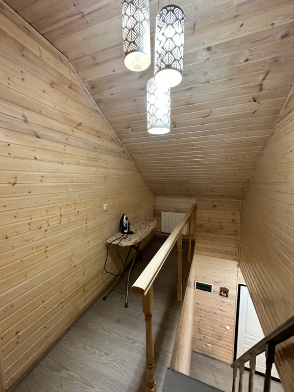 Загородный дом с бассейном и сауной