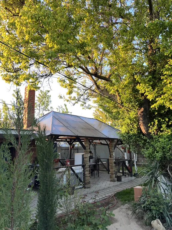 Квартира Просторный дом с благоухающим садом у Фаины — аренда посуточно в Тамань