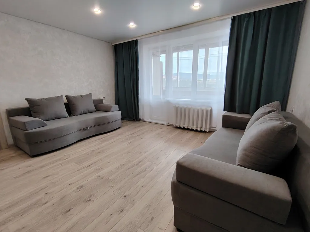 Двухкомнатная квартира напротив Академии Здоровья