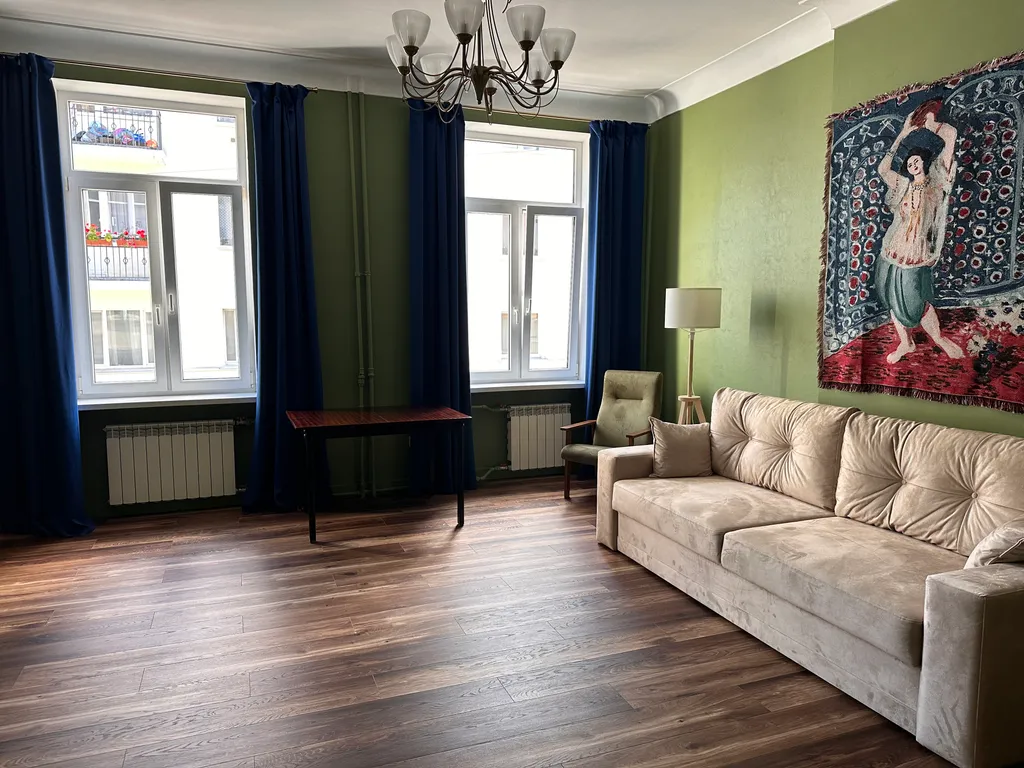 Великолепная большая историческая квартира — аренда посуточно в Калининград