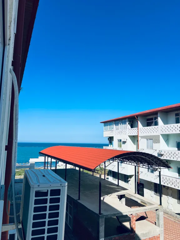 Студия на первой береговой линии