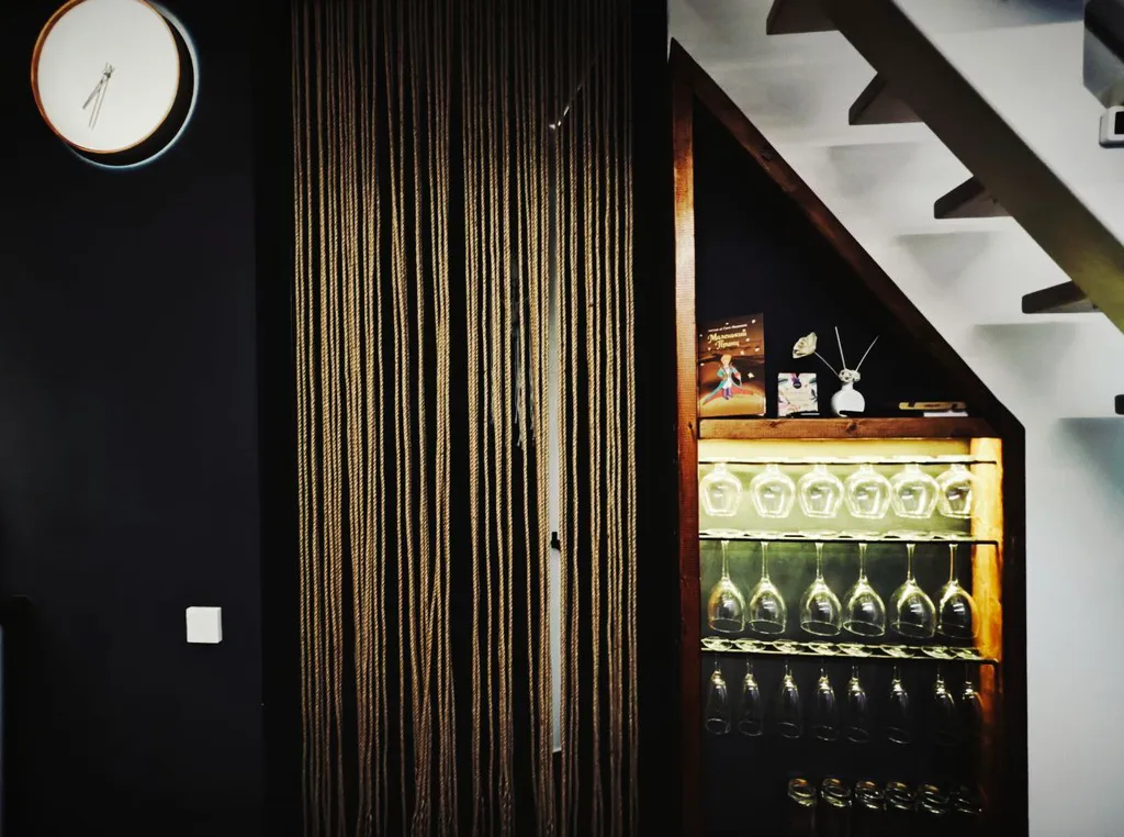 Треугольный дом Lis-A-dom с видом на реку