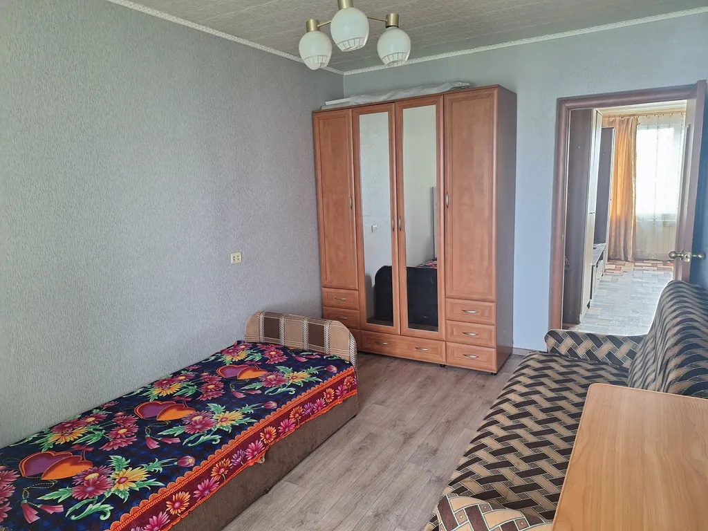 Квартира Трёхкомнатная квартира в удобном месте, рядом вокзал и автостанция — Тихвин