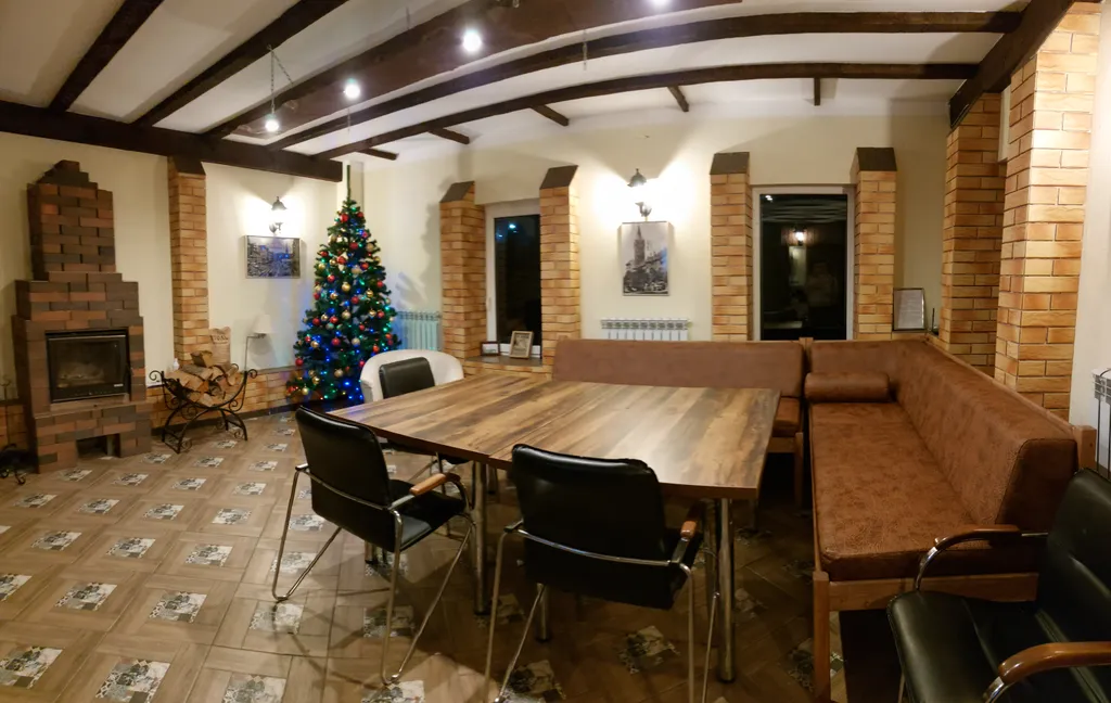 Большой коттедж у озера