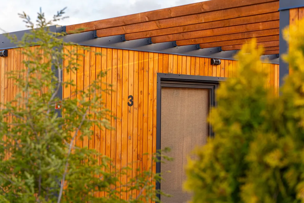 Номер у озера для двоих