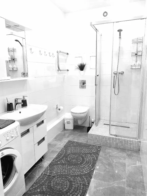 Комфортная и современная квартира в 3 минутах от набережной