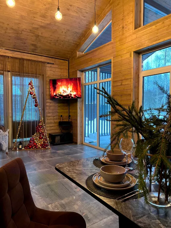 Дом в стиле барнхаус с японской купелью фурако на террасе