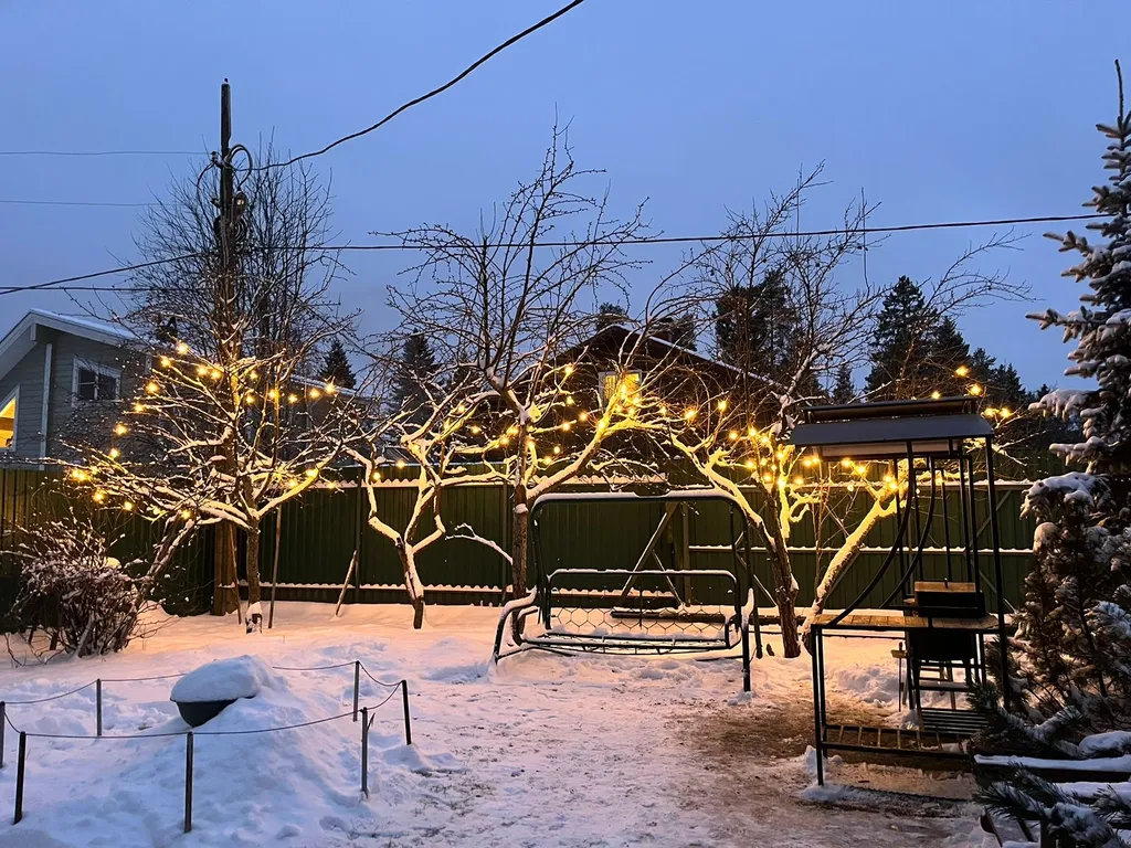 Уютный дом на берегу озера