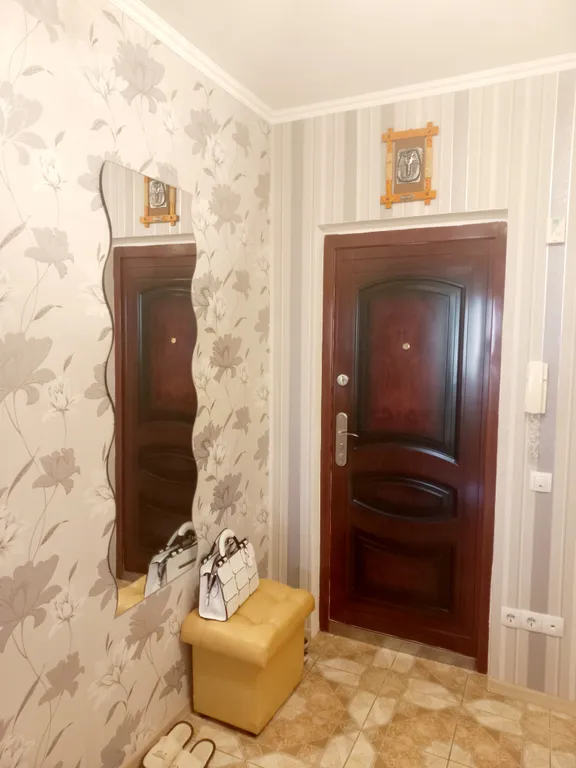 Светлая 2х ком квартира возле ТЦ Тринити