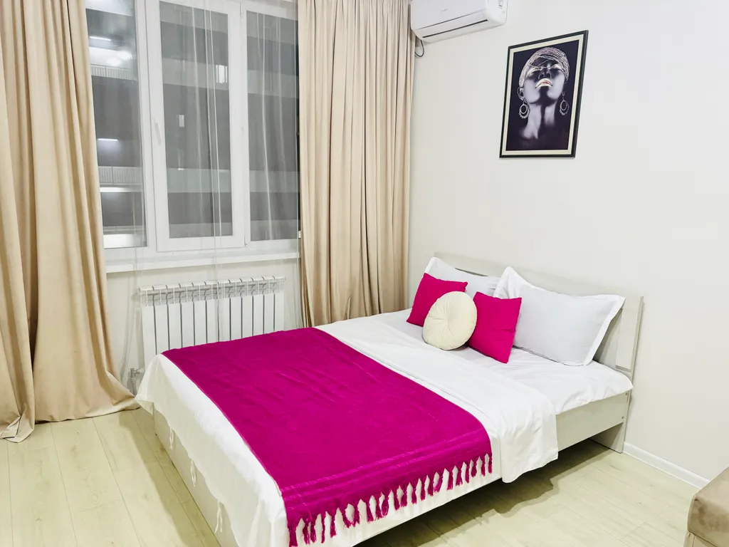 Квартира находится в центре в жилом комплексе атлант