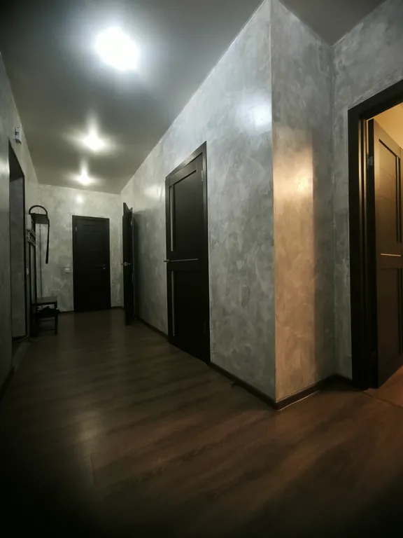 Высокий этаж, изолированные комнаты